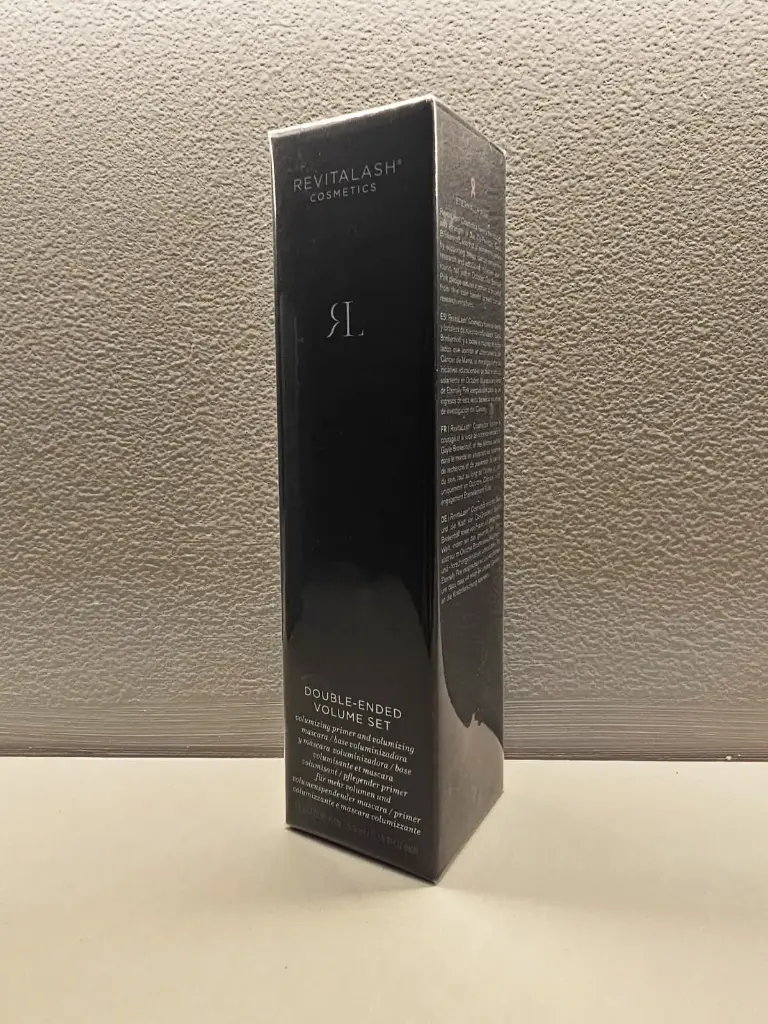 VOLUMINIZING MASCARA